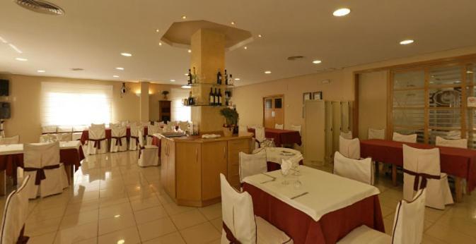 Hotel Ciutat De Carlet Kültér fotó
